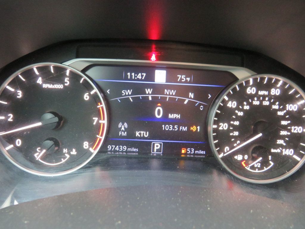 Nissan Altima photo 10