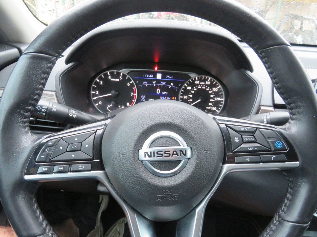 Nissan Altima photo 6
