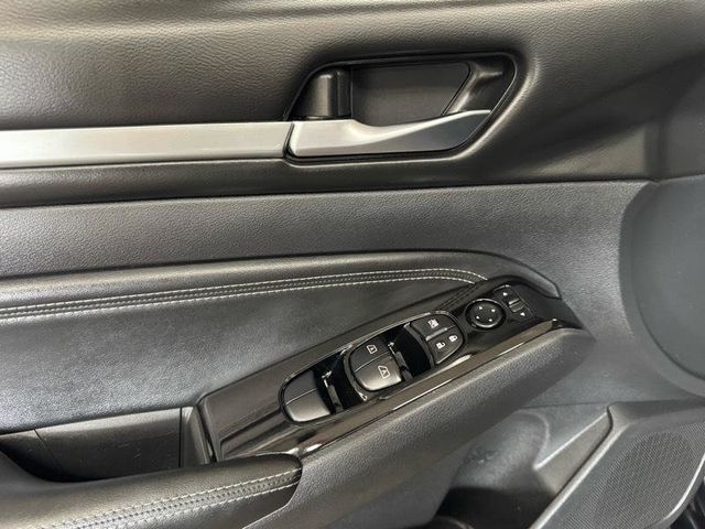 2020 Nissan Altima 2.5 SL Sedan - 23027329 - 11