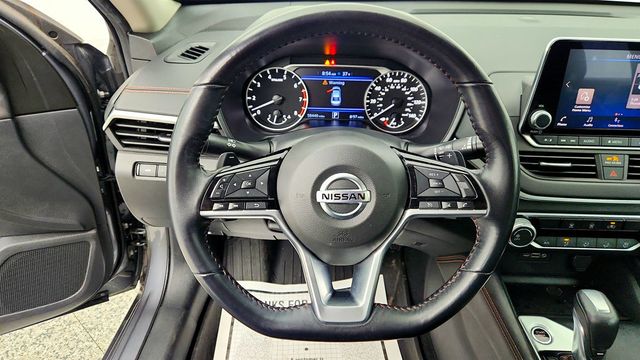 2020 Nissan Altima 2.5 SR AWD Sedan w/ 19'' Wheels & Apple CarPlay - 22995715 - 12
