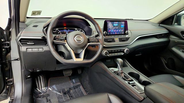 2020 Nissan Altima 2.5 SR AWD Sedan w/ Moonroof & Heated Seats - 23085979 - 12