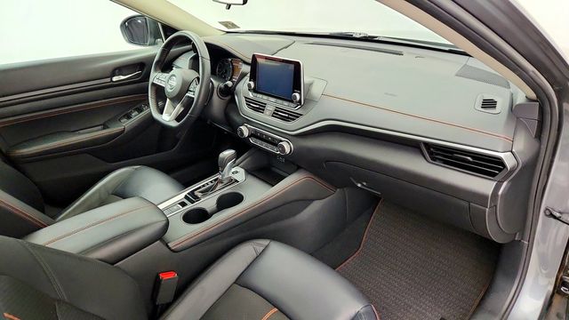 2020 Nissan Altima 2.5 SR AWD Sedan w/ Moonroof & Heated Seats - 23085979 - 23
