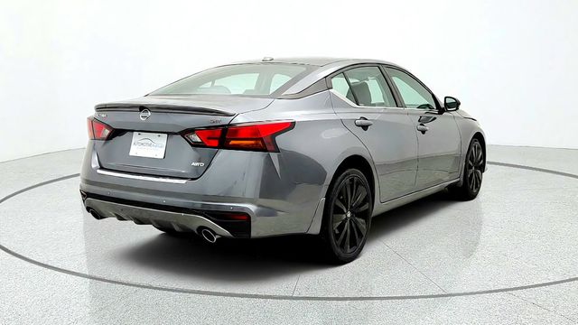 2020 Nissan Altima 2.5 SR AWD Sedan w/ Moonroof & Heated Seats - 23085979 - 4