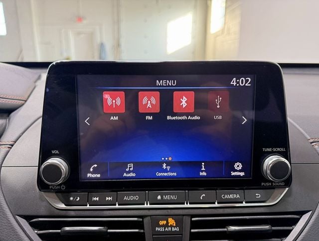 2020 Nissan Altima 2.5 SR Sedan - 22939658 - 16