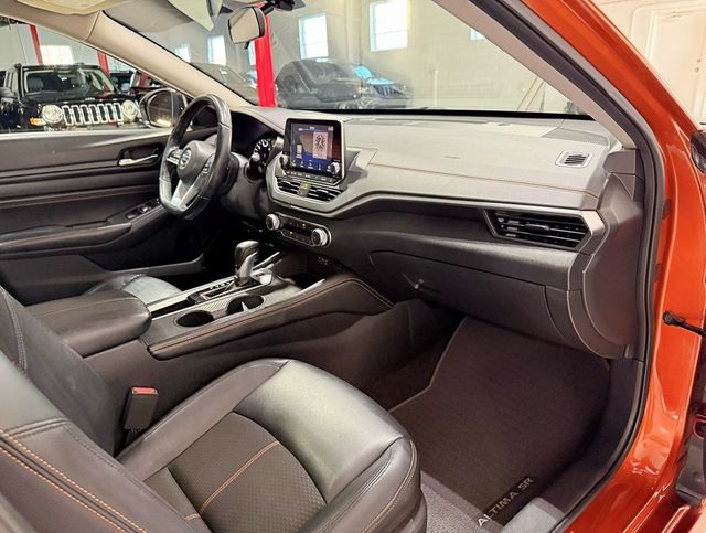 2020 Nissan Altima 2.5 SR Sedan - 22939658 - 42