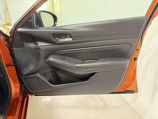 2020 Nissan Altima 2.5 SR Sedan - 22939658 - 45