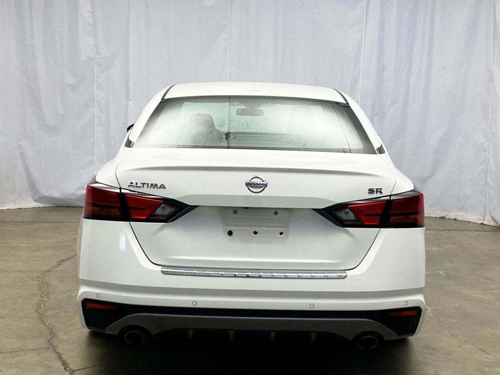 2020 Nissan Altima 2.5 SR Sedan - 22951905 - 10