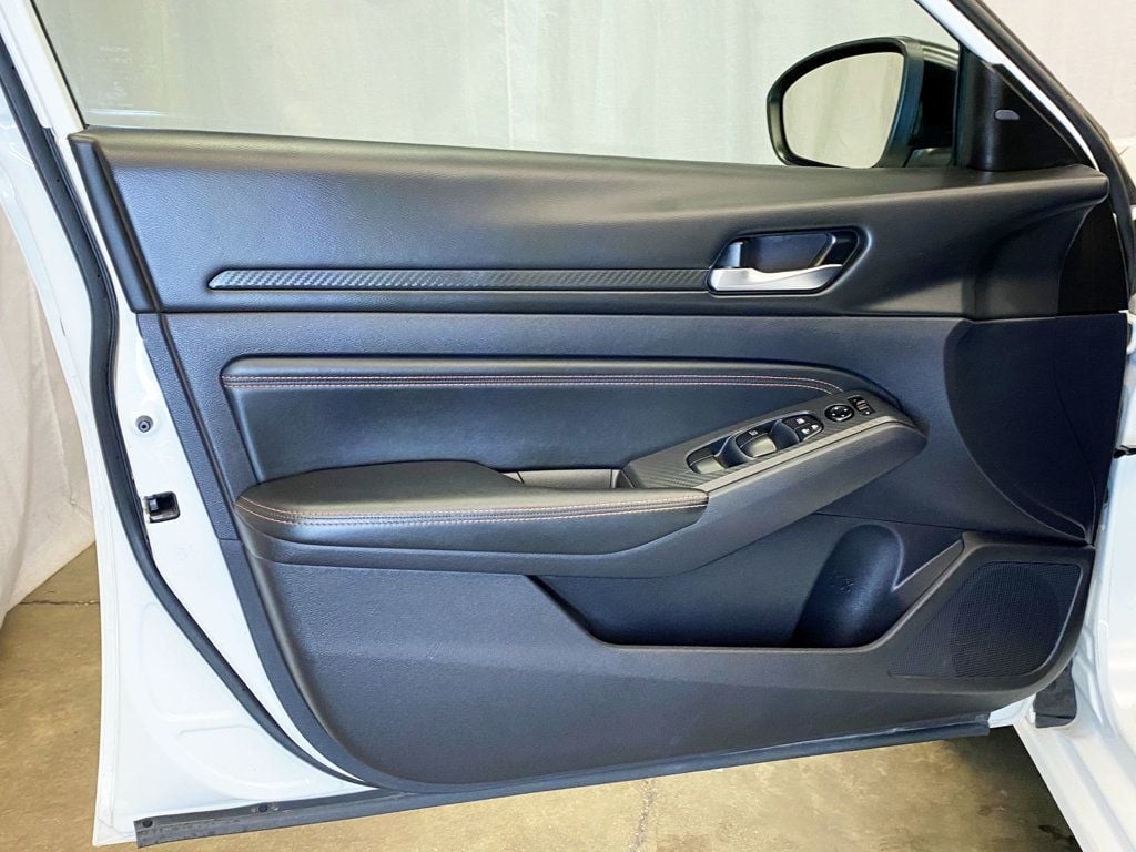 2020 Nissan Altima 2.5 SR Sedan - 22951905 - 19