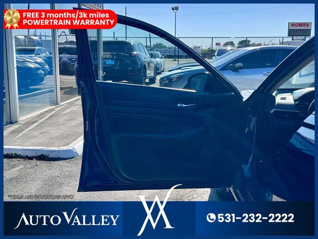 2020 Nissan Altima 2.5 SR Sedan 4D - 22939054 - 10