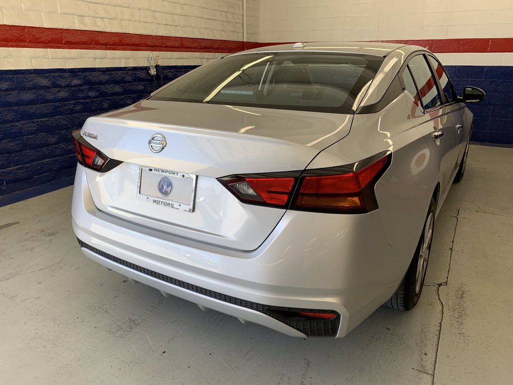 2020 nissan altima exhaust