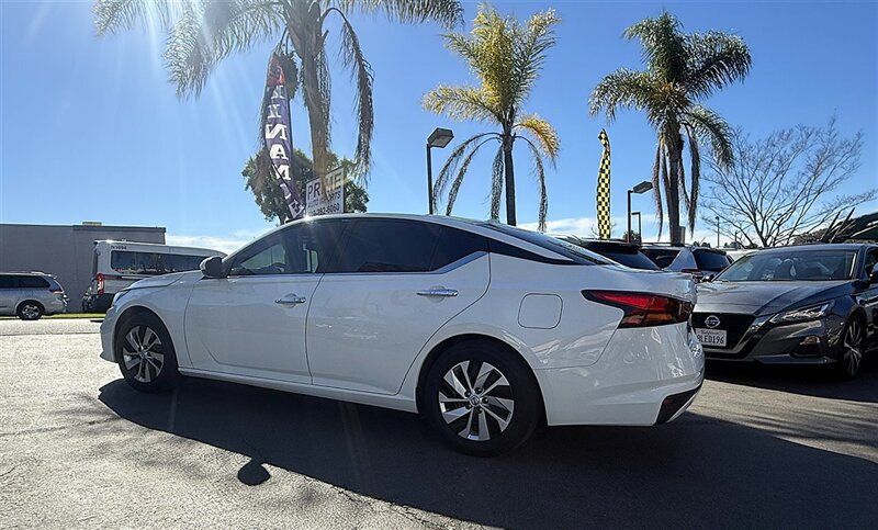 2020 Nissan Altima 2.5 S Sedan - 22979229 - 10