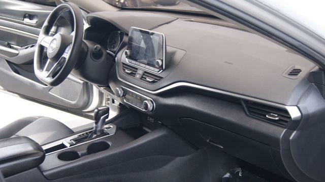 2020 Nissan Altima 3 MONTH WARRANTY , JUST SERVICED , VERY CLEAN INSIDE AND OUT  - 23021182 - 44
