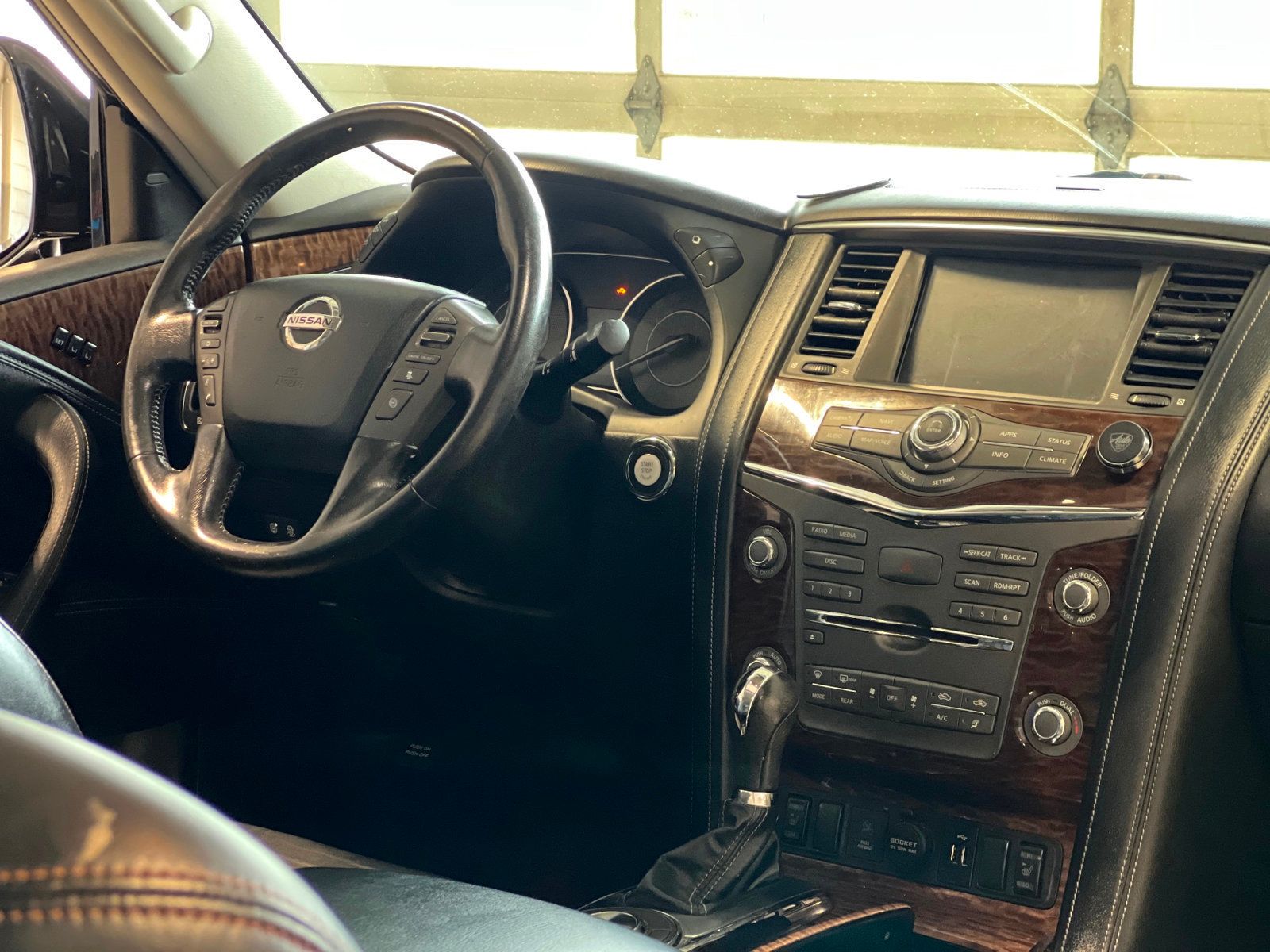 2020 Nissan Armada SL photo 16