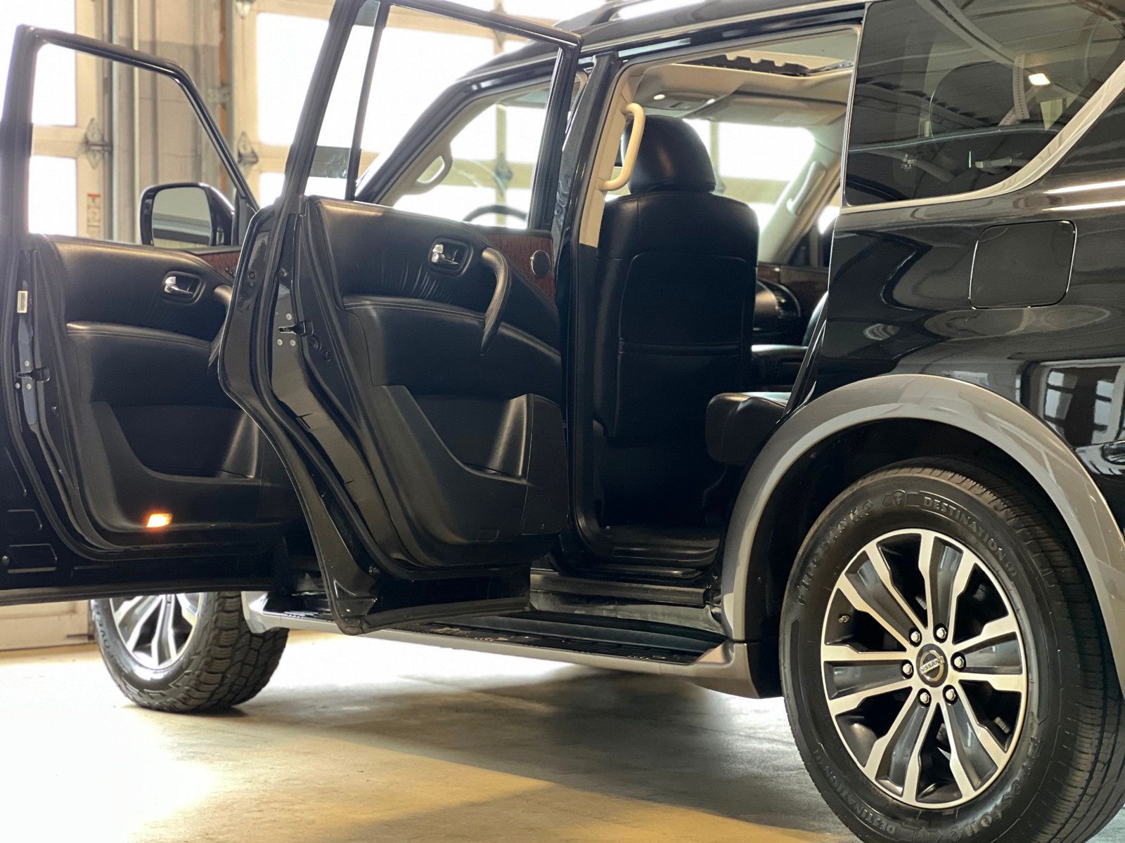 2020 Nissan Armada SL photo 17