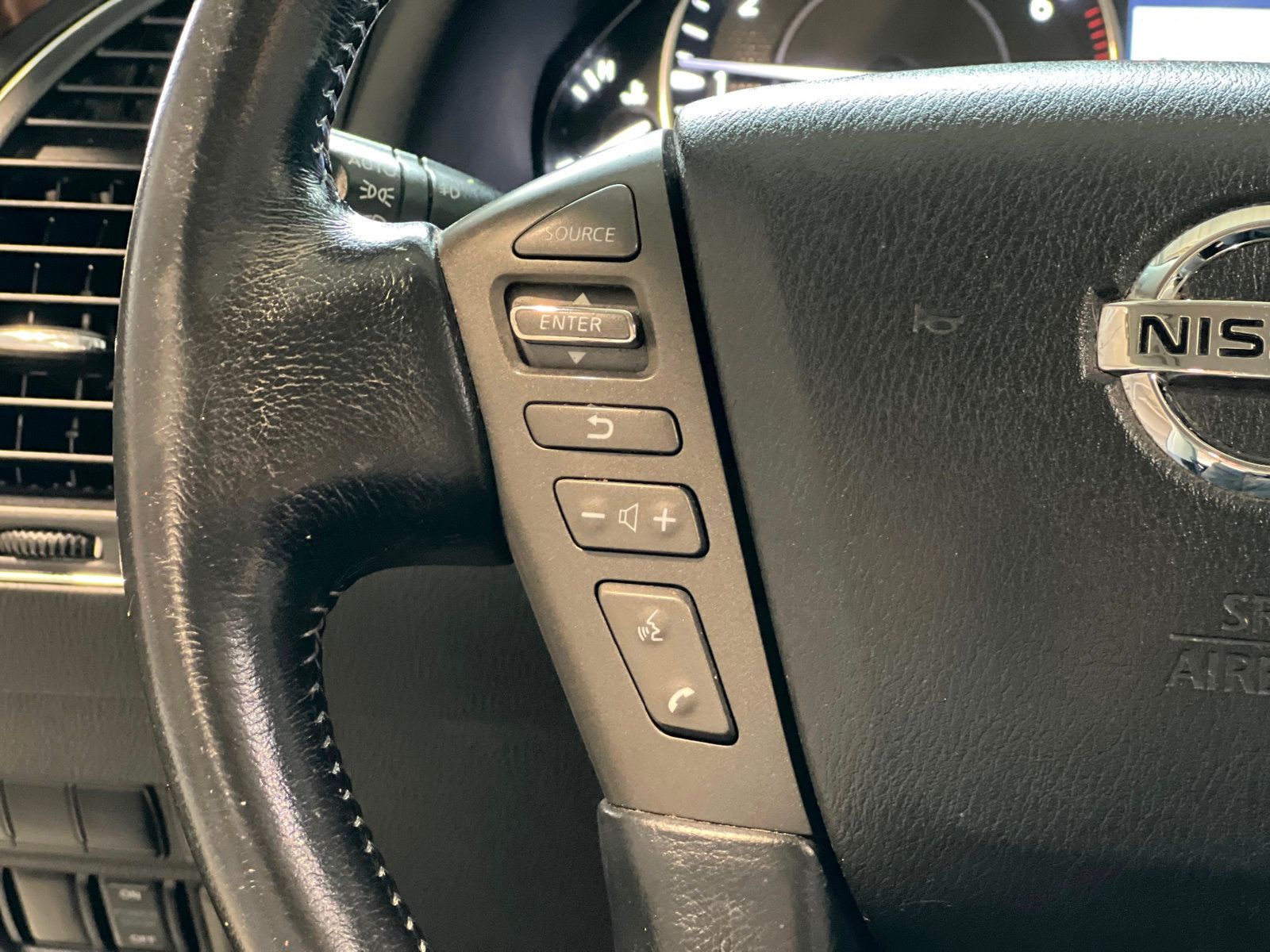 2020 Nissan Armada SL photo 20