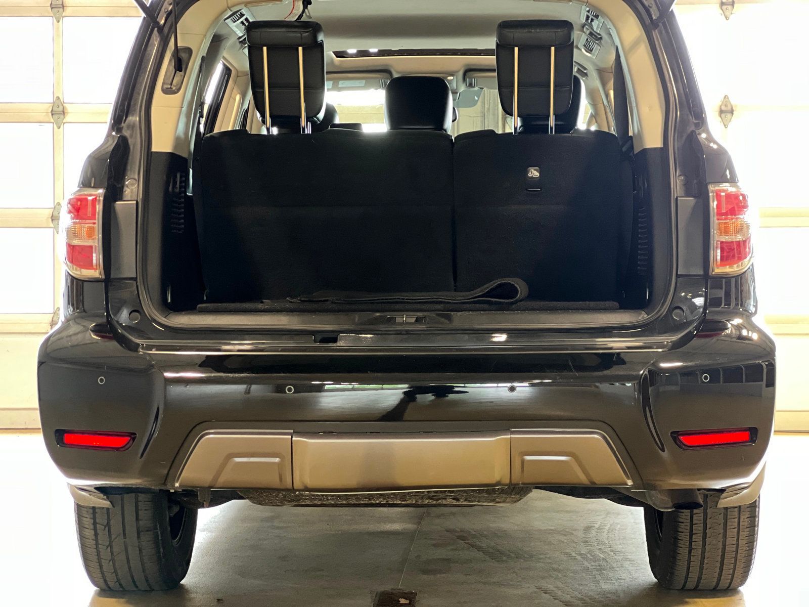 2020 Nissan Armada SL photo 31