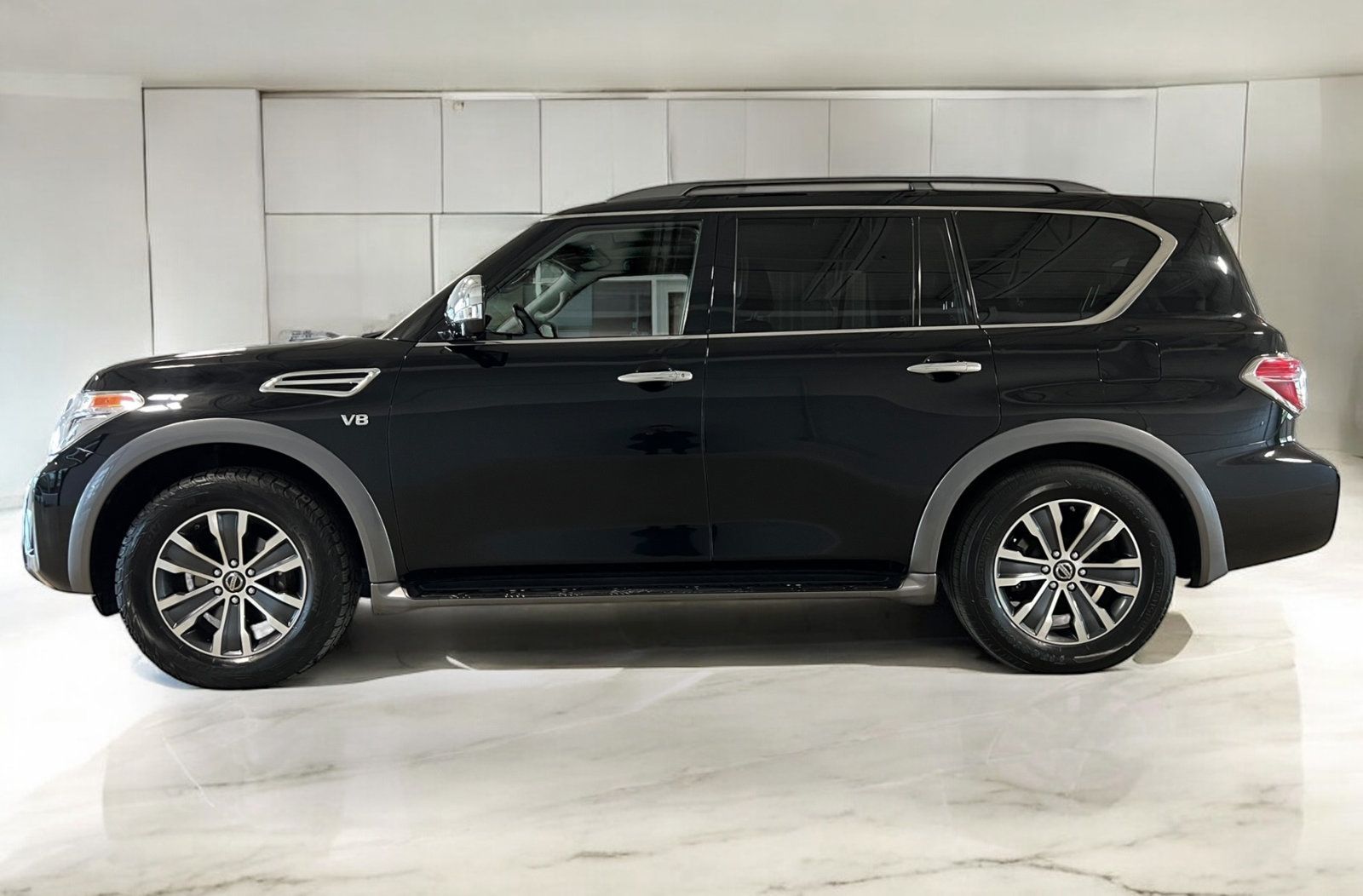 2020 Nissan Armada SL photo 4