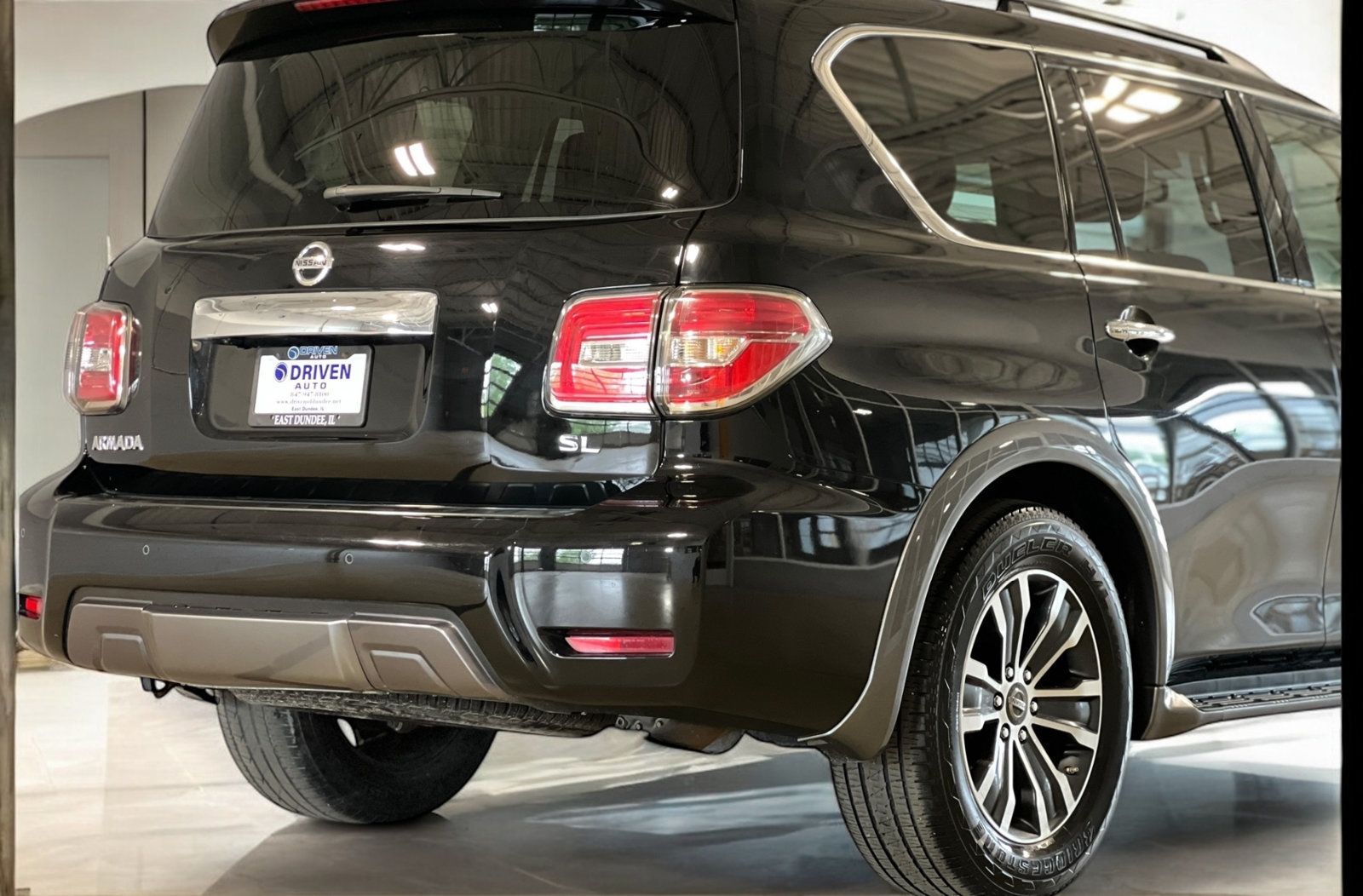 2020 Nissan Armada SL photo 40