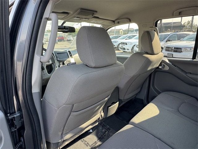 2020 Nissan Frontier Crew Cab 4x2 SV Automatic - 22756683 - 19