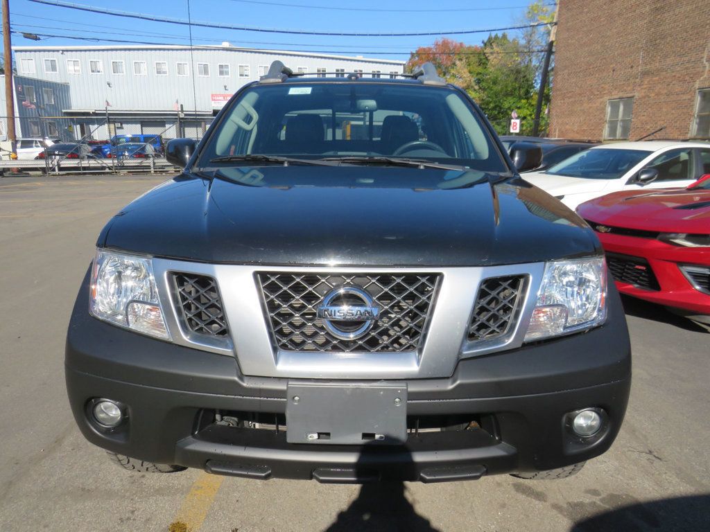 2020 Nissan Frontier Crew Cab PRO-4X photo 2