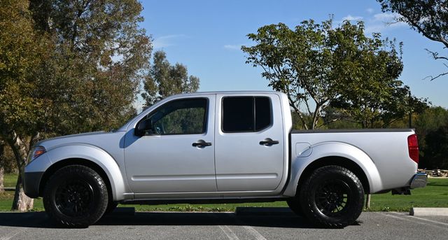 2020 Nissan Frontier Crew Cab SV 17" KMC Wheels SV Utility Package - 22955293 - 5