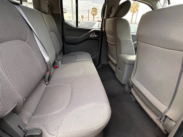 2020 Nissan Frontier SV 4x2 4dr Crew Cab 6.1 ft. LB - 22941965 - 15