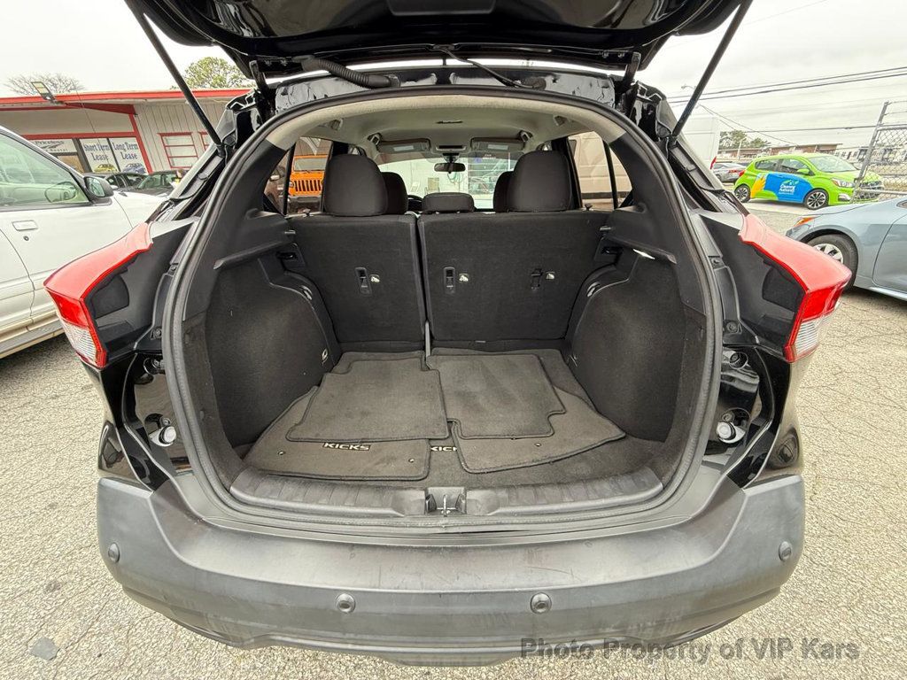 2020 Nissan Kicks S FWD - 22992302 - 17