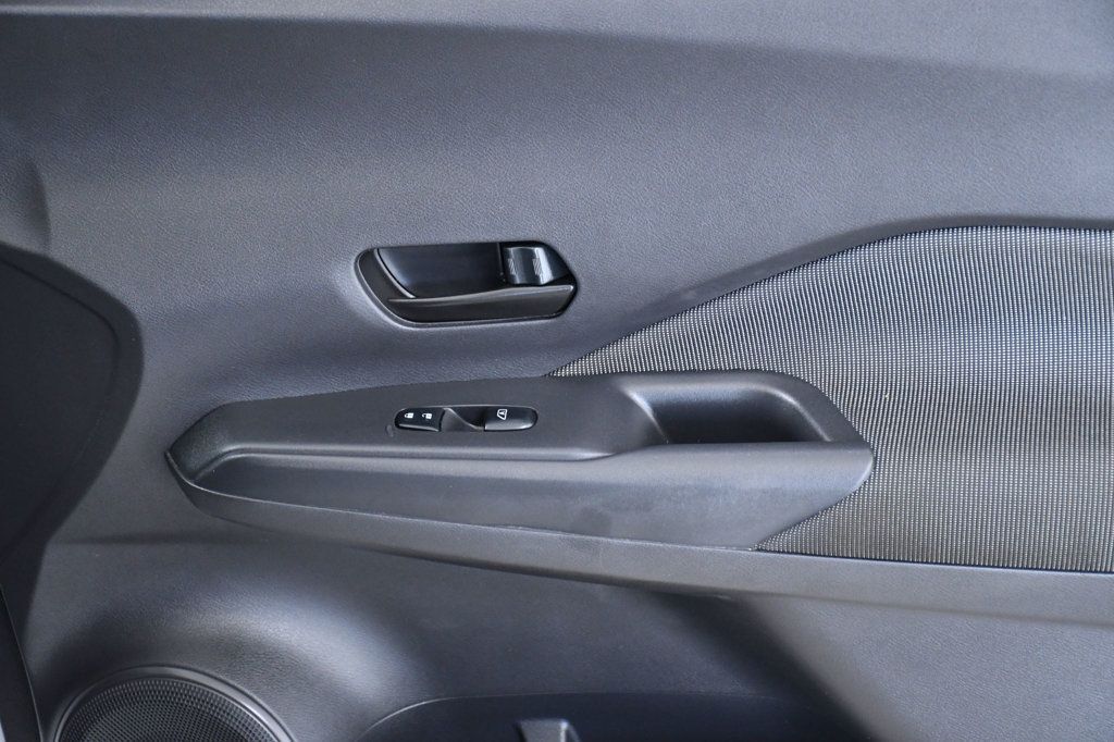 2020 Nissan Kicks S FWD - 22958154 - 17