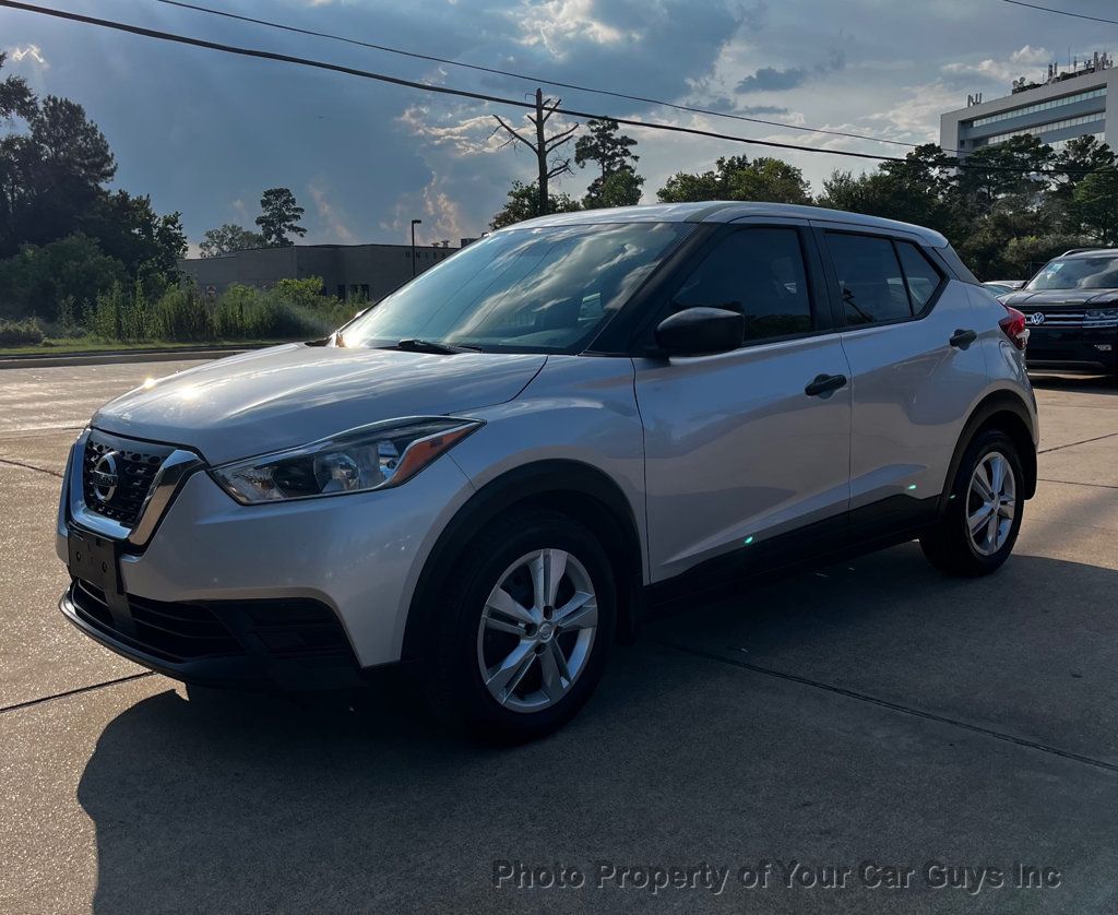 2020 Nissan Kicks S FWD - 23085637 - 11