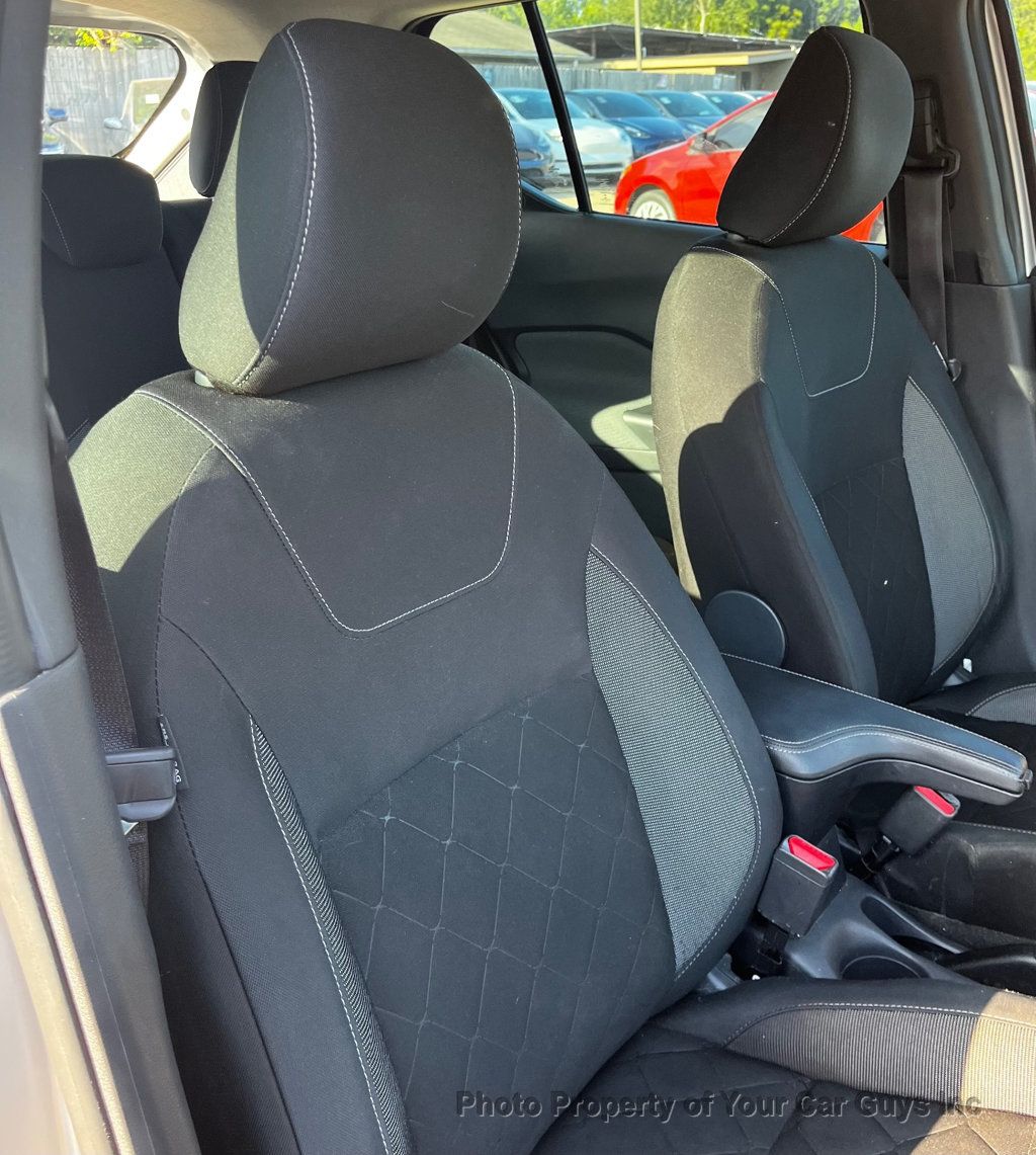2020 Nissan Kicks S FWD - 23085637 - 13