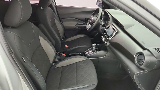 2020 Nissan Kicks S FWD - 22943173 - 21