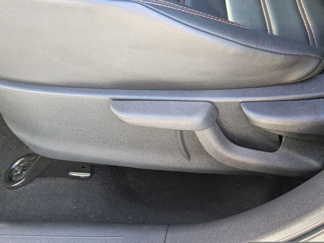 2020 Nissan Kicks SR FWD - 22974344 - 19