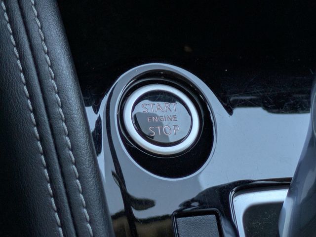 2020 Nissan Kicks SR FWD - 22974344 - 28