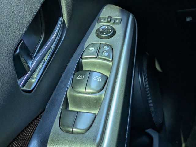 2020 Nissan Kicks SR FWD - 23009573 - 24