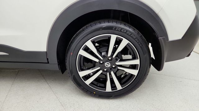 2020 Nissan Kicks SR with Premium Package - 22948050 - 9