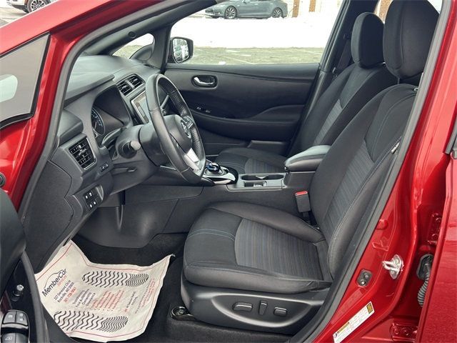 2020 Nissan Leaf SV Hatchback - 22978672 - 11