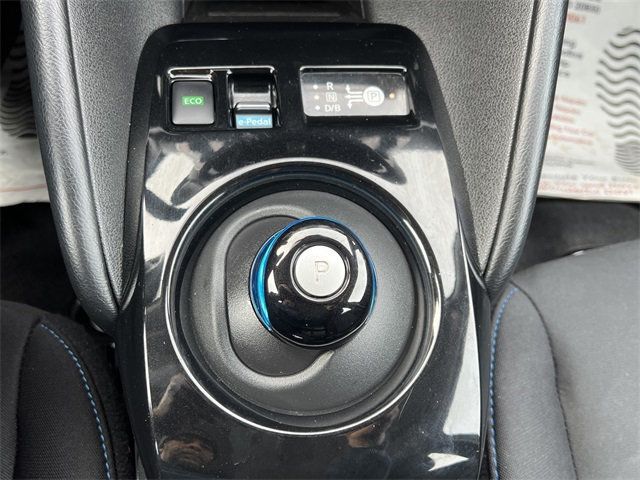 2020 Nissan Leaf SV Hatchback - 22978672 - 26