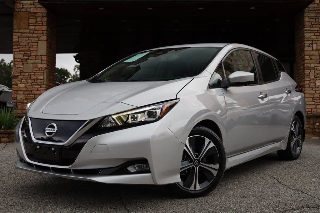 2020 Nissan Leaf SV photo 2