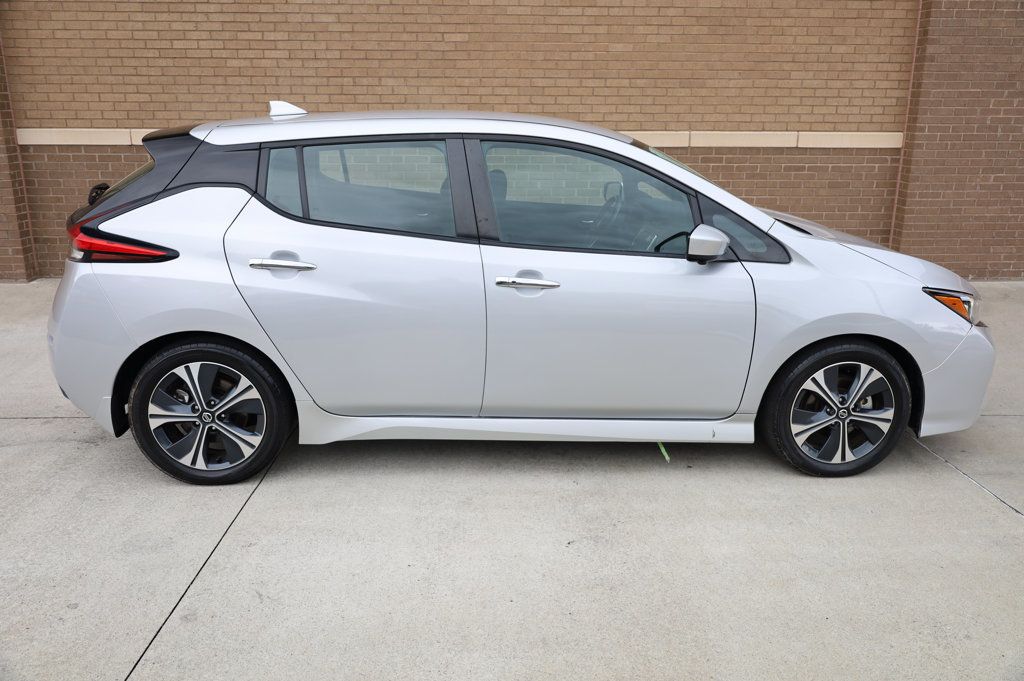 2020 Nissan Leaf SV photo 3
