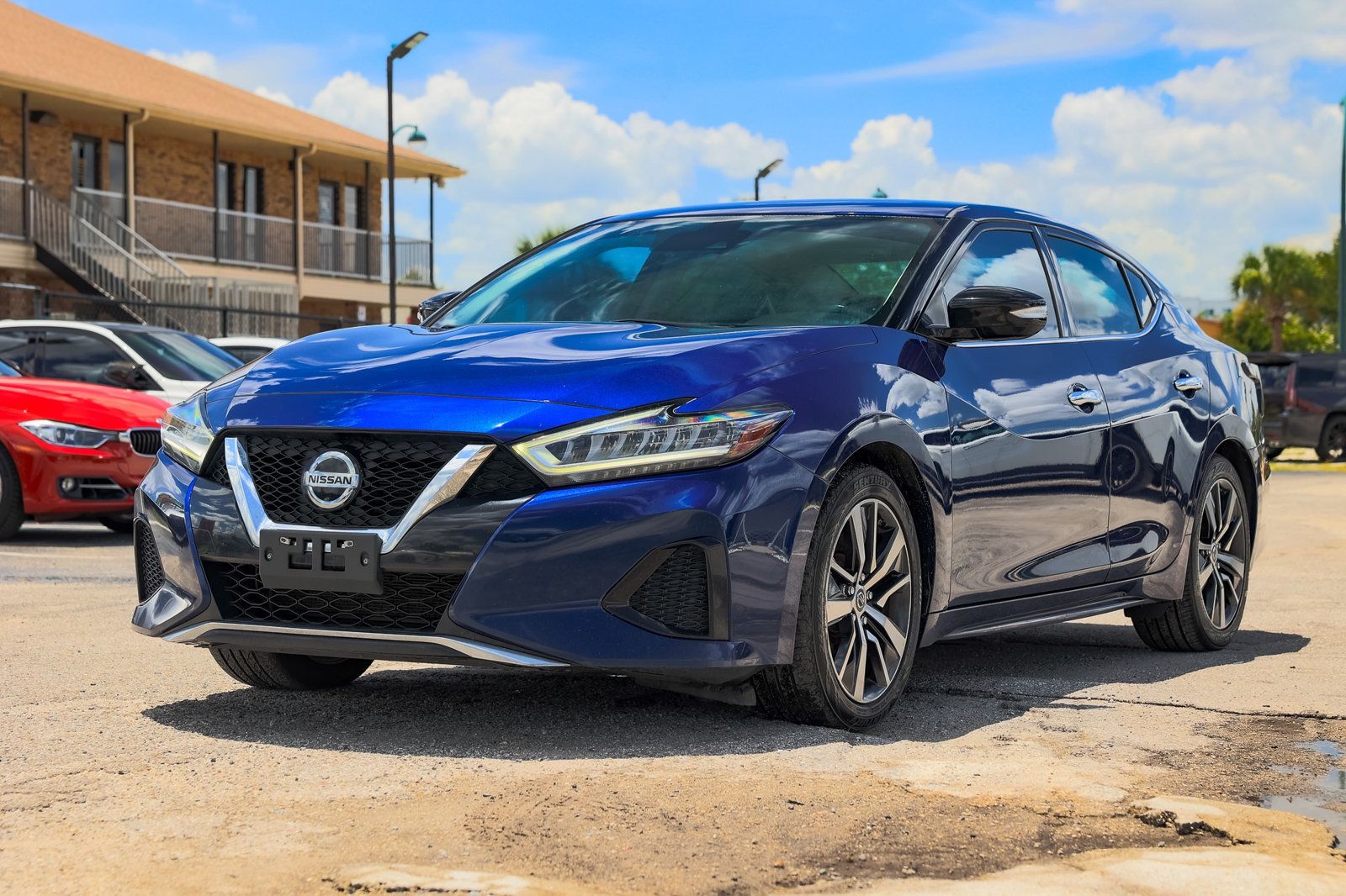 2020 Nissan Maxima SV photo 2