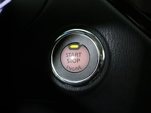 2020 Nissan Pathfinder 4x4 SV - 22957725 - 39