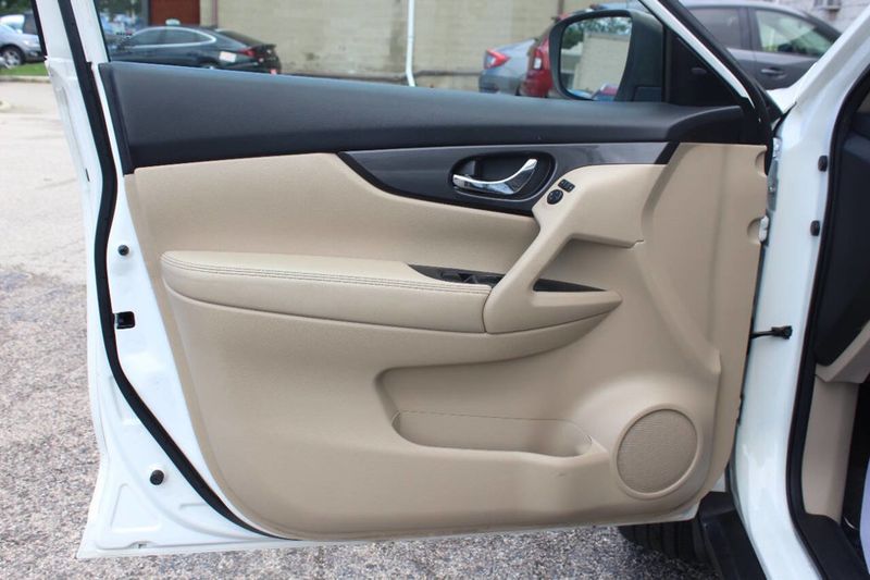 2020 Nissan Rogue AWD SV - 22884228 - 10