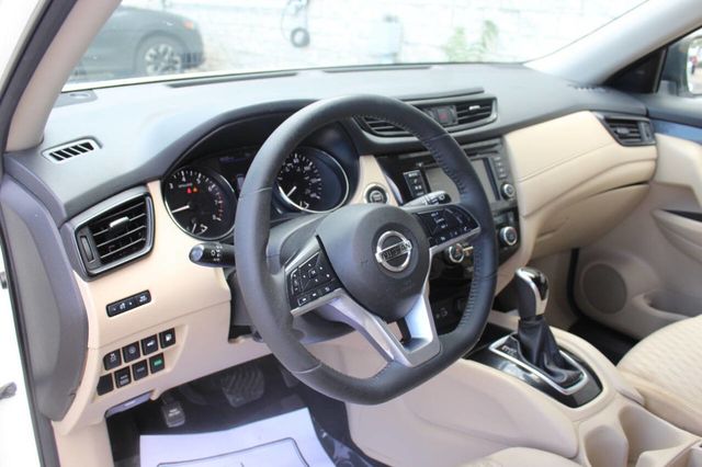2020 Nissan Rogue AWD SV - 22884228 - 11