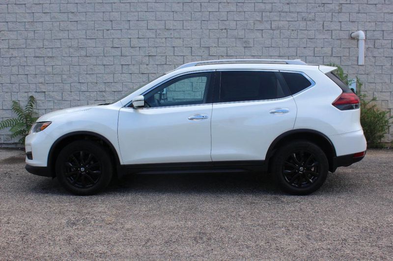 2020 Nissan Rogue AWD SV - 22884228 - 1