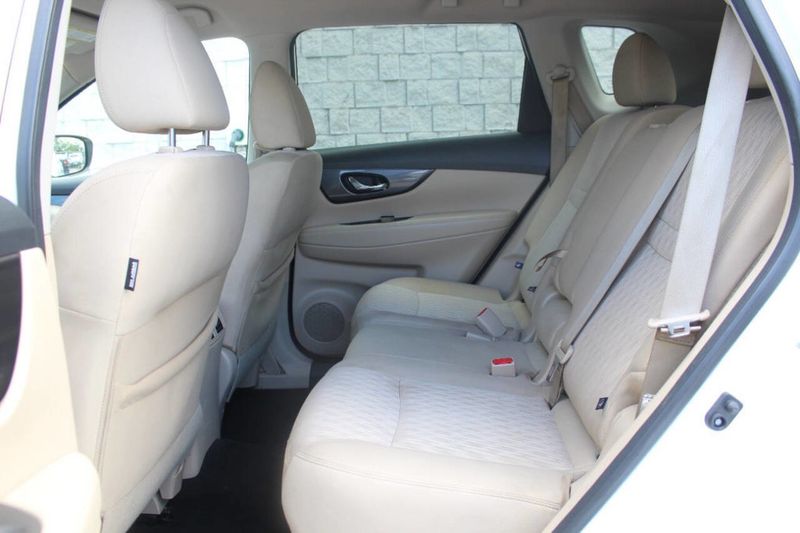 2020 Nissan Rogue AWD SV - 22884228 - 20