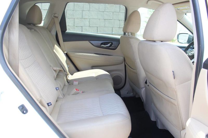 2020 Nissan Rogue AWD SV - 22884228 - 22