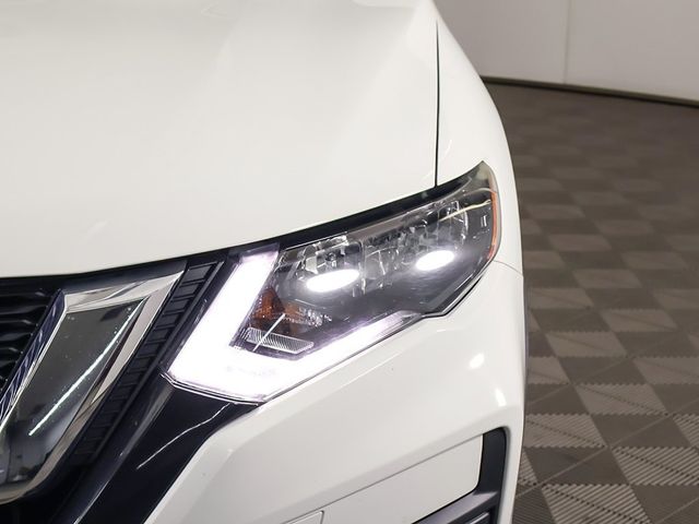 2020 Nissan Rogue AWD SV - 22956660 - 11