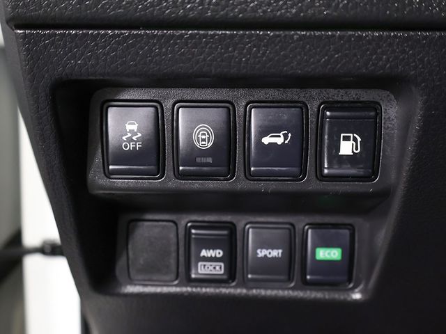 2020 Nissan Rogue AWD SV - 22956660 - 35