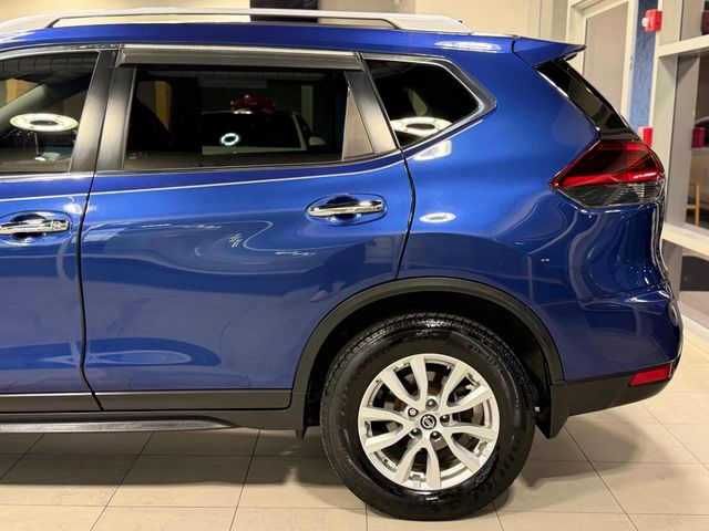 2020 Nissan Rogue AWD SV - 23101453 - 8