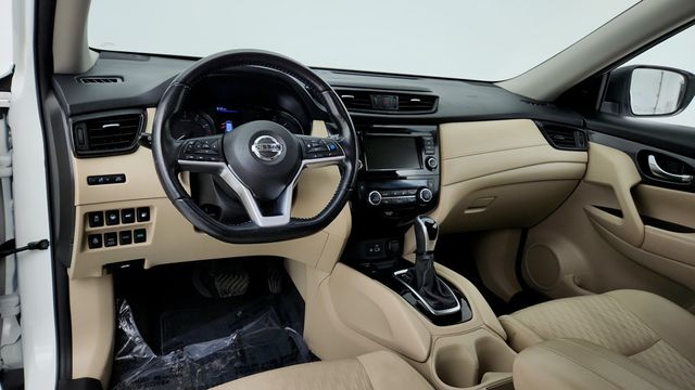 2020 Nissan Rogue AWD SV with Sun & Sound Touring Package - 22949110 - 12